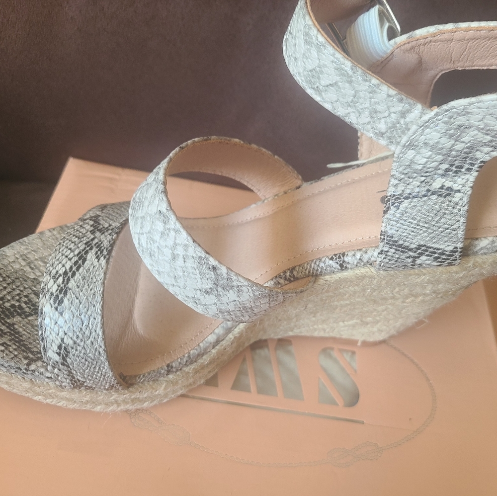 brand new snake print wedges